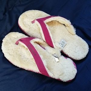 Pink size 11 bearpaw suede and sheepskin lining